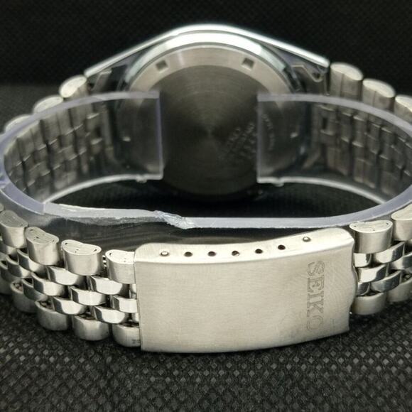 Vintage 1986 Seiko Automatic Mens Silver Watch W/daydate & Gold accents - Picture 2 of 8